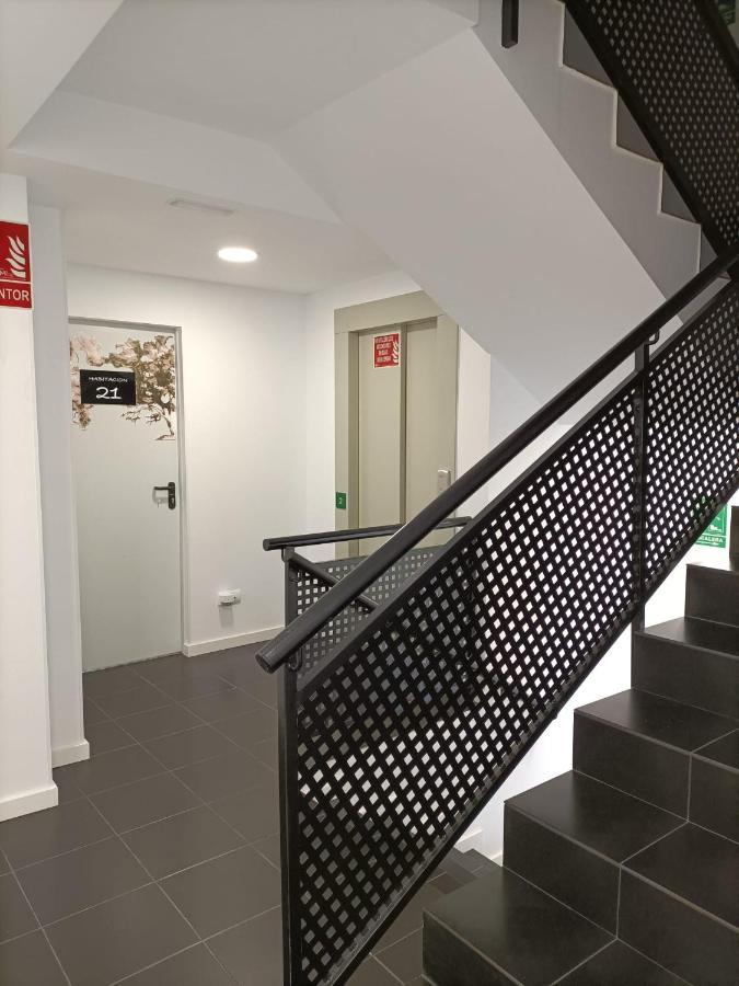 Hostal Las Encinas Villaviciosa de Odón 外观 照片