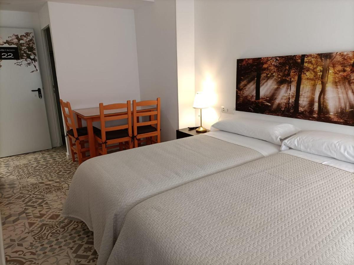 Hostal Las Encinas Villaviciosa de Odón 外观 照片