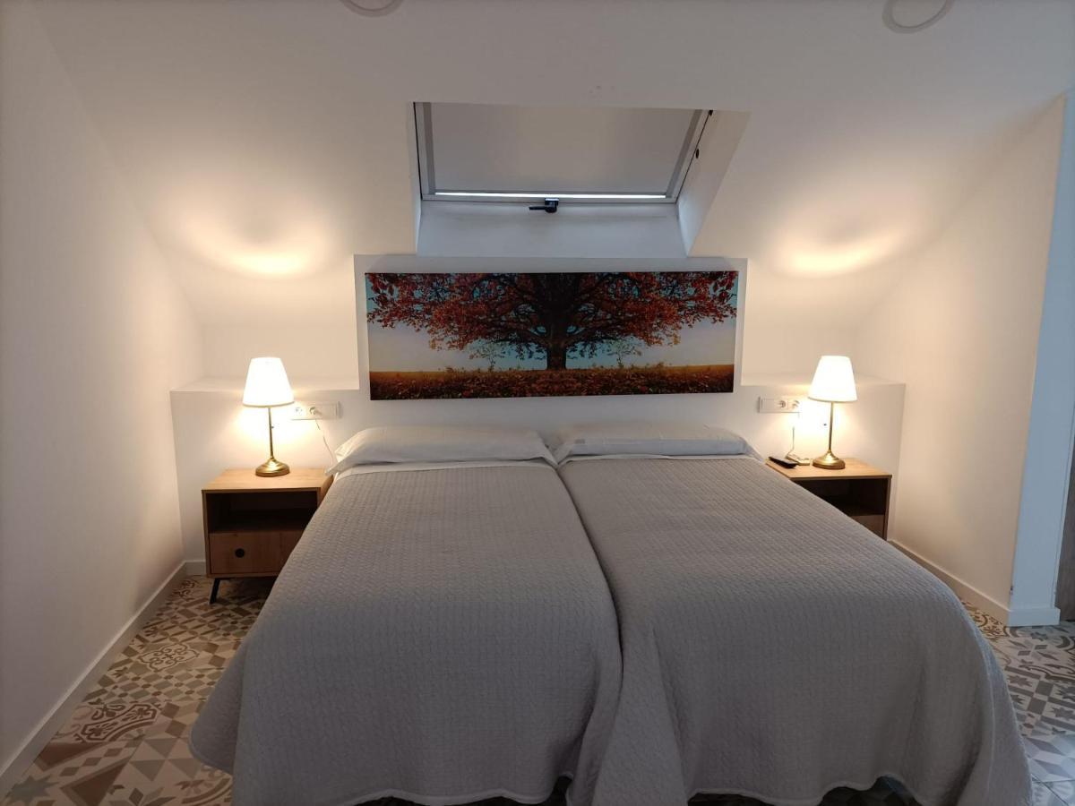Hostal Las Encinas Villaviciosa de Odón 外观 照片