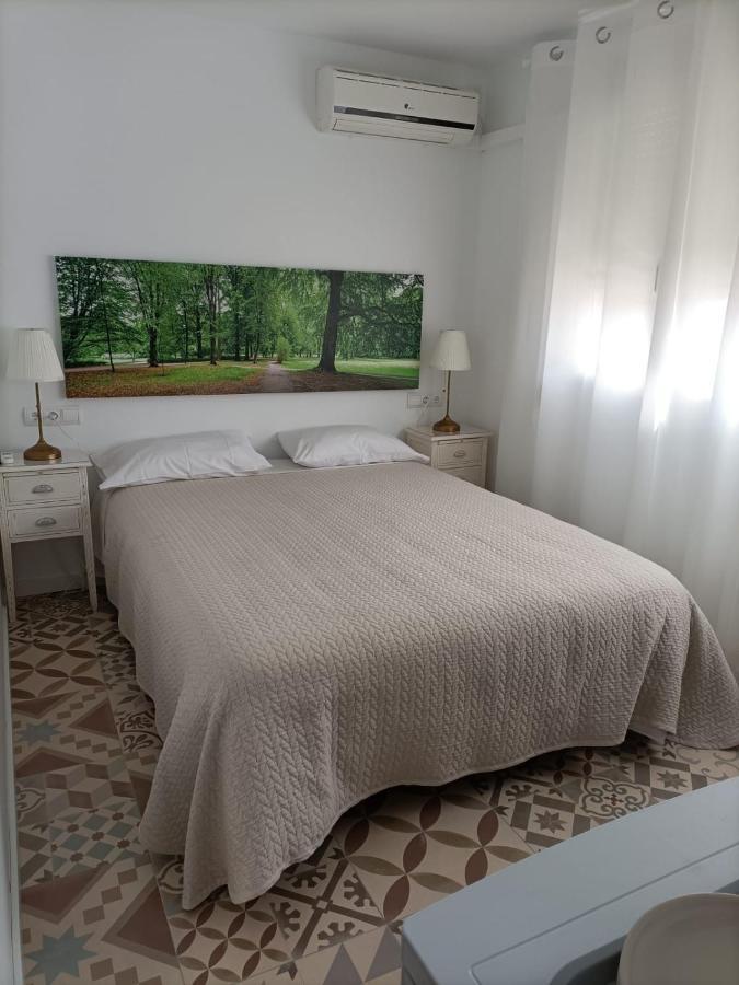 Hostal Las Encinas Villaviciosa de Odón 外观 照片