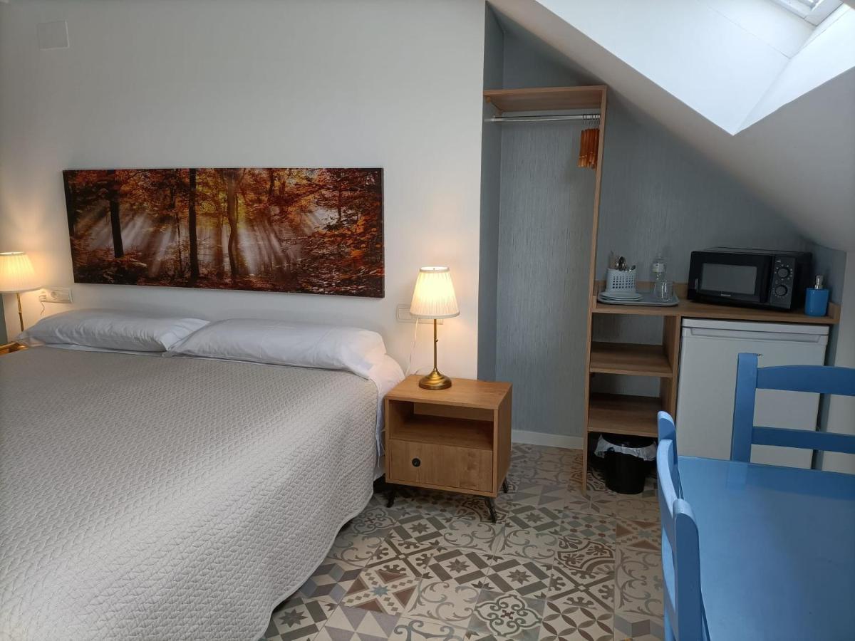 Hostal Las Encinas Villaviciosa de Odón 外观 照片