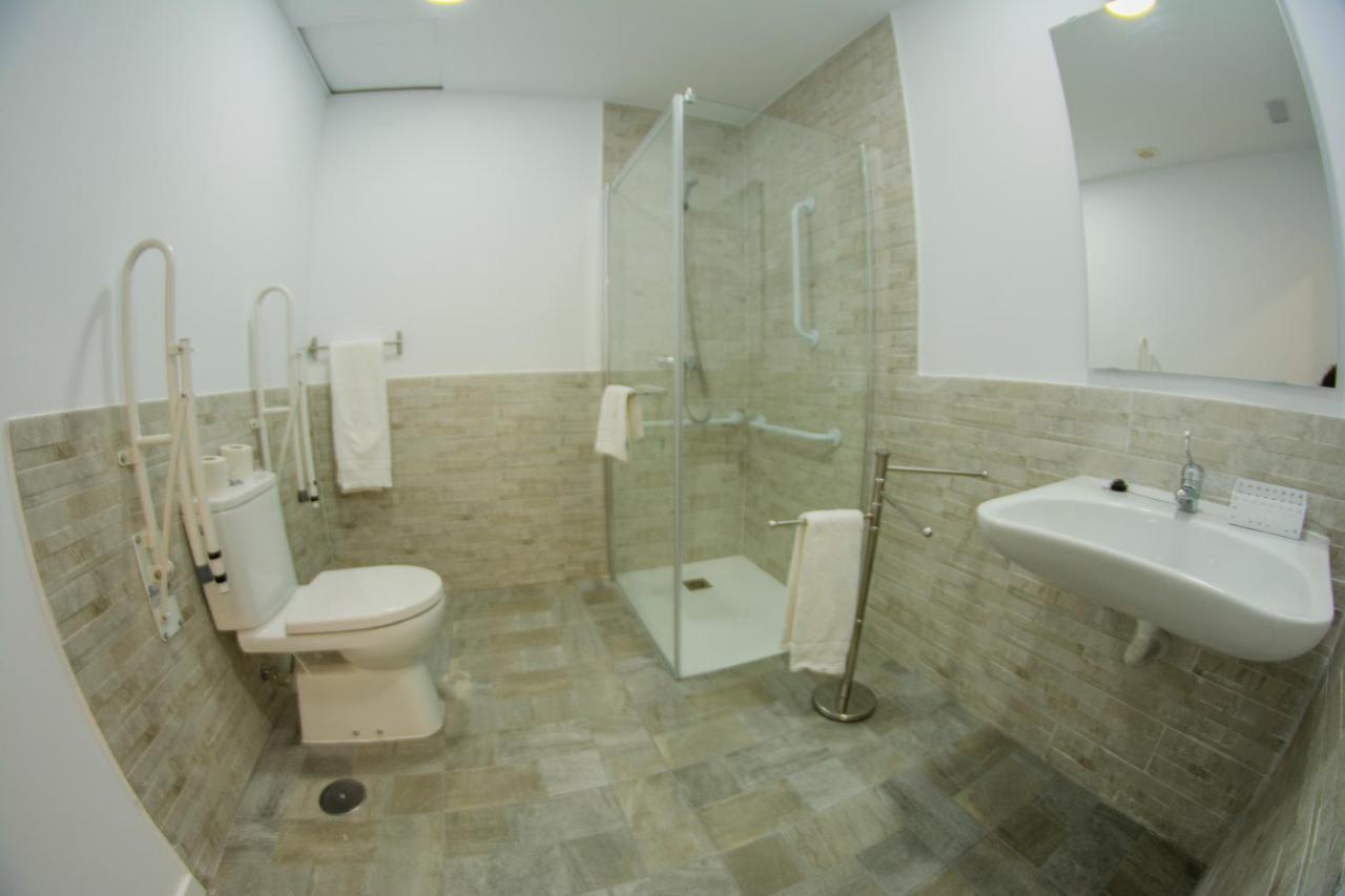 Hostal Las Encinas Villaviciosa de Odón 外观 照片